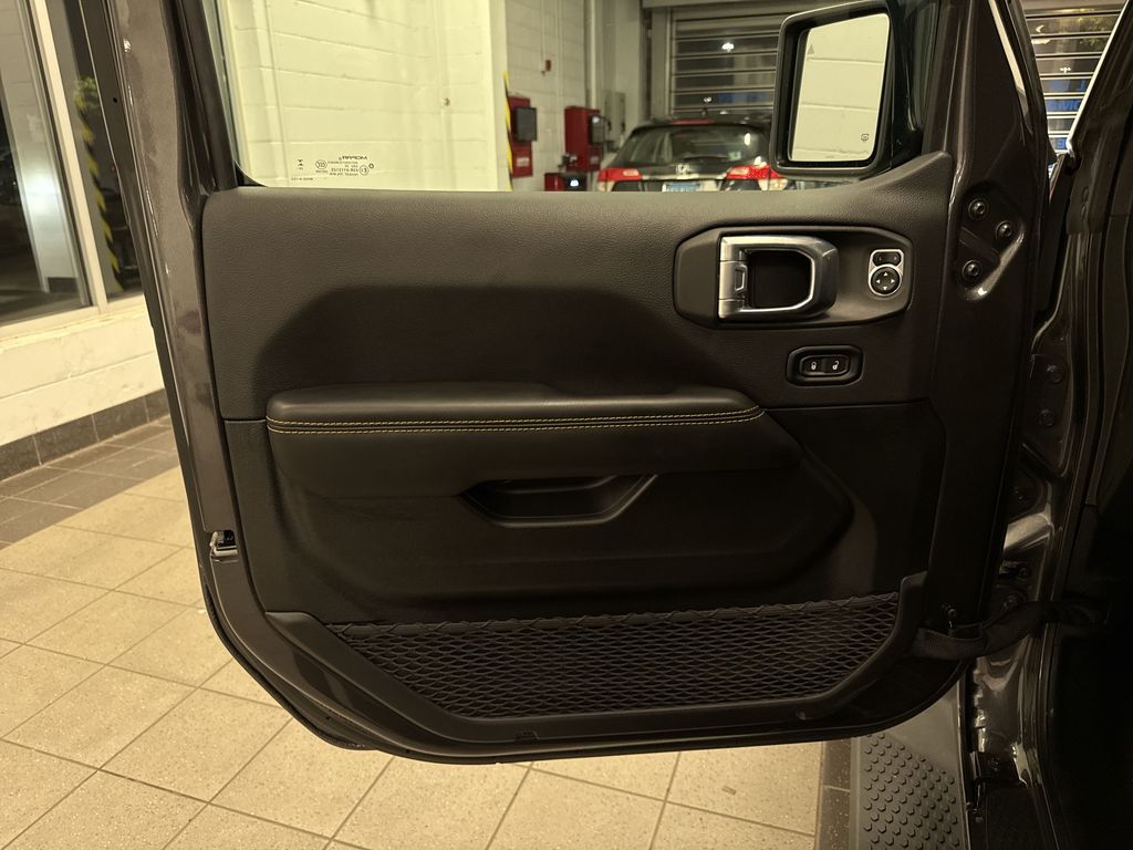 Thumbnail: 2025 Jeep Wrangler - 31