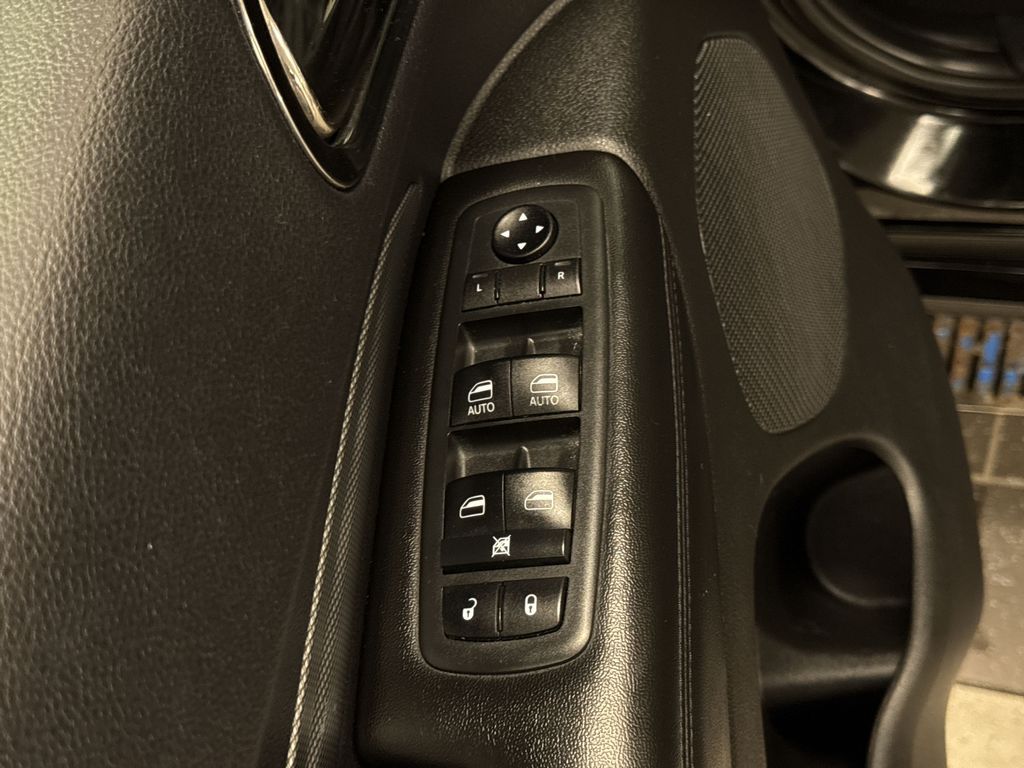 Thumbnail: 2019 Dodge Durango - 25