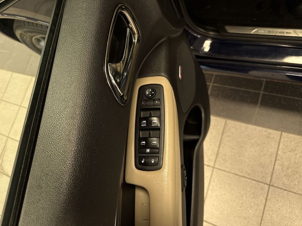 Thumbnail: 2018 Dodge Durango - 13