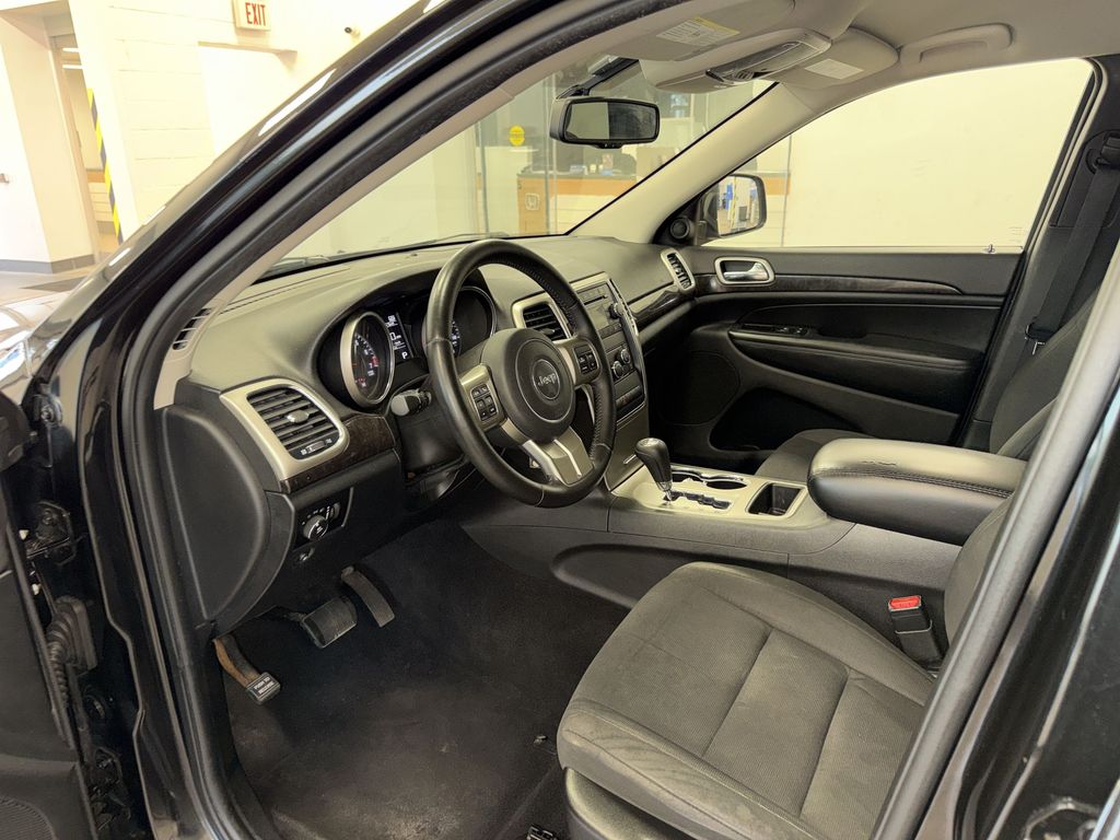 Thumbnail: 2012 Jeep Grand Cherokee - 27