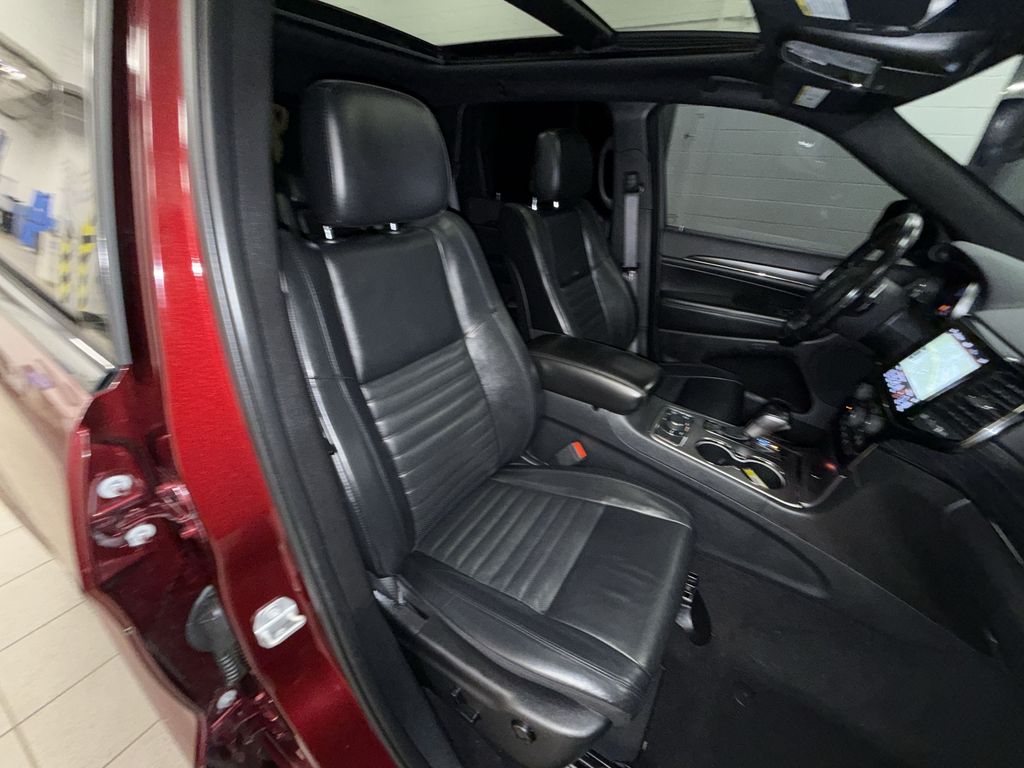 Thumbnail: 2020 Jeep Grand Cherokee - 11