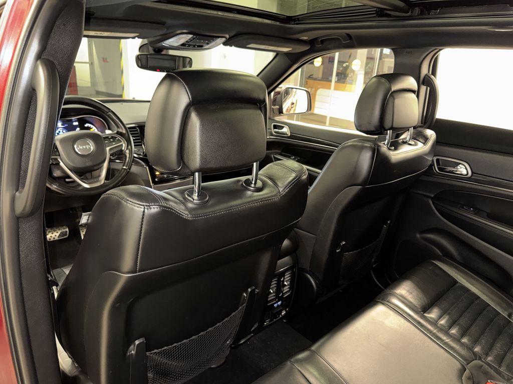 Thumbnail: 2020 Jeep Grand Cherokee - 32