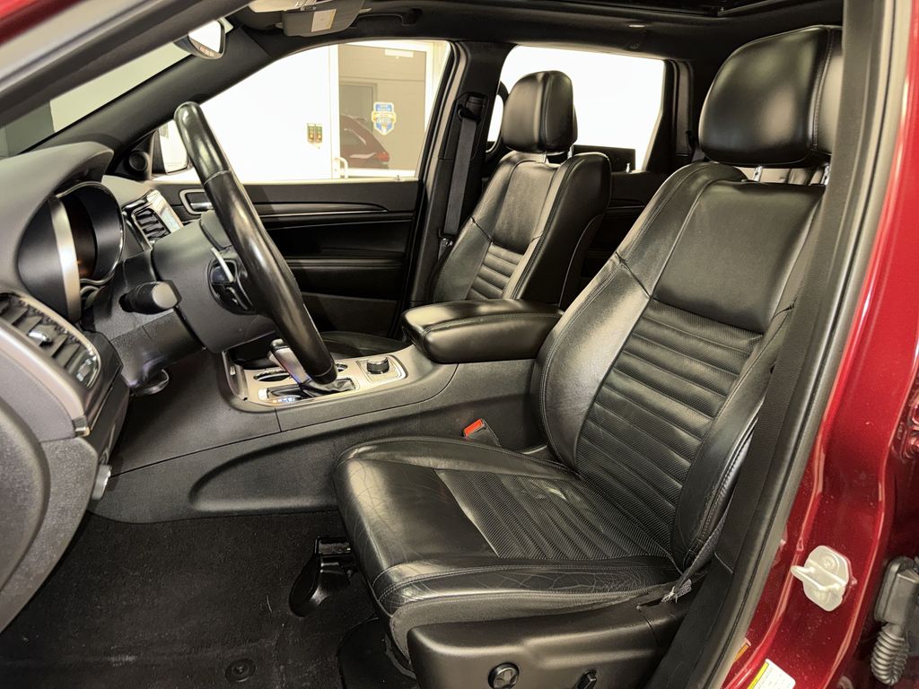 Thumbnail: 2020 Jeep Grand Cherokee - 10