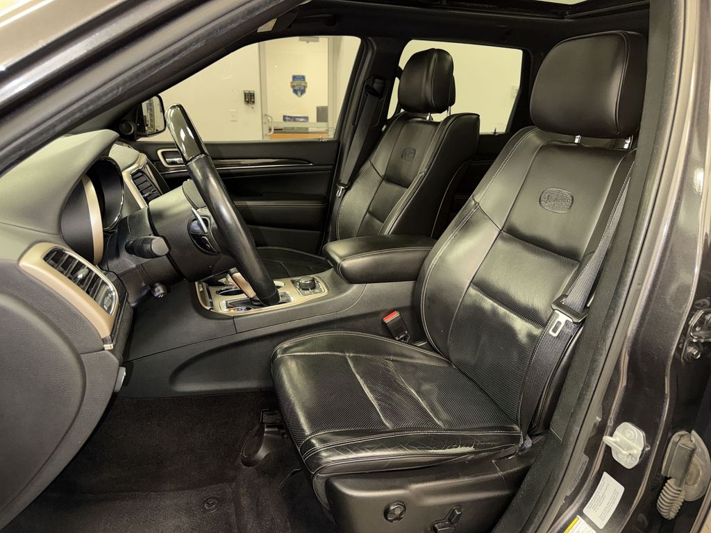 Thumbnail: 2016 Jeep Grand Cherokee - 9