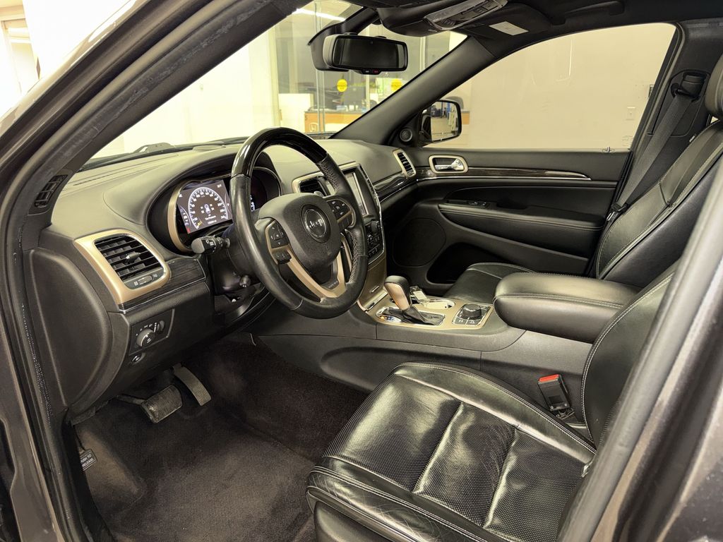 Thumbnail: 2016 Jeep Grand Cherokee - 8