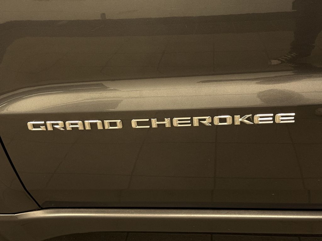 Thumbnail: 2016 Jeep Grand Cherokee - 5