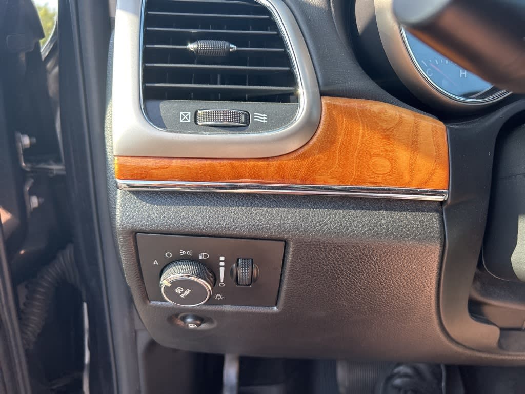 Thumbnail: 2012 Jeep Grand Cherokee - 19