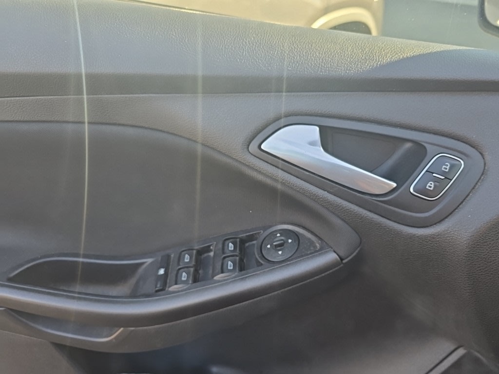 Thumbnail: 2018 Ford Focus - 20