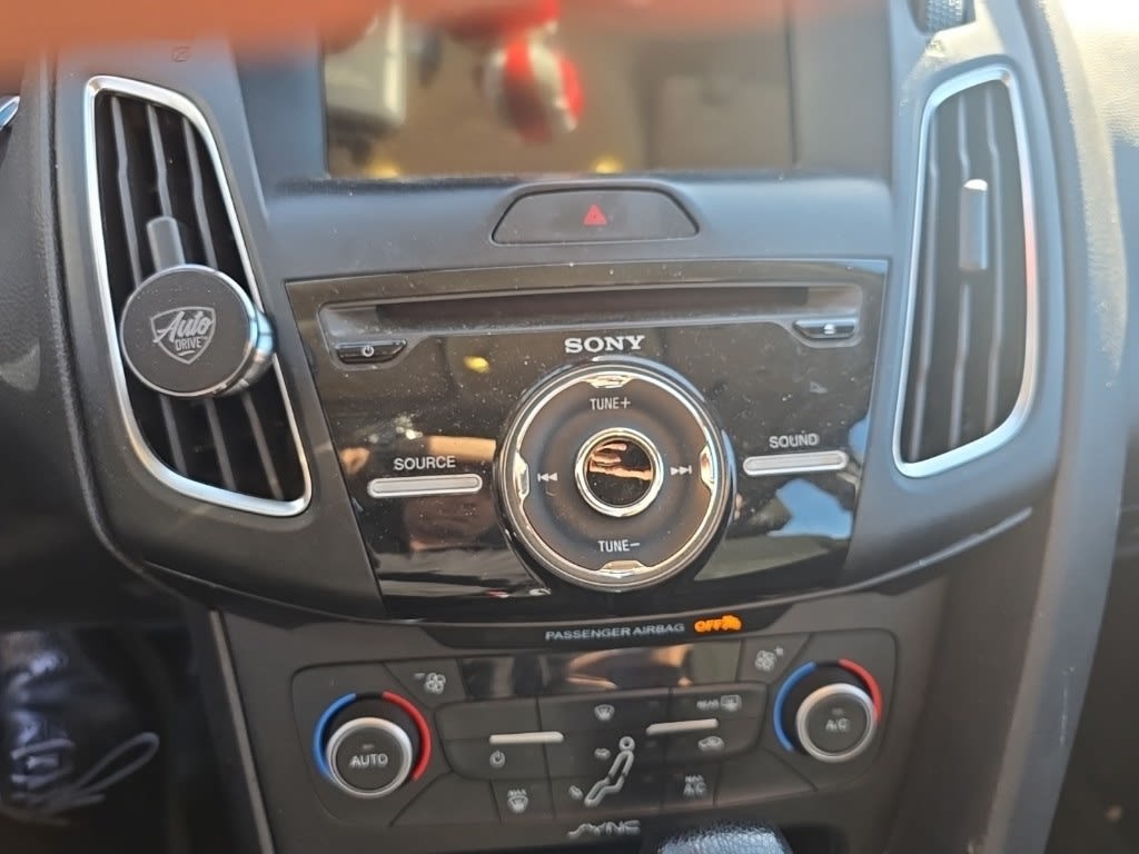 Thumbnail: 2018 Ford Focus - 10