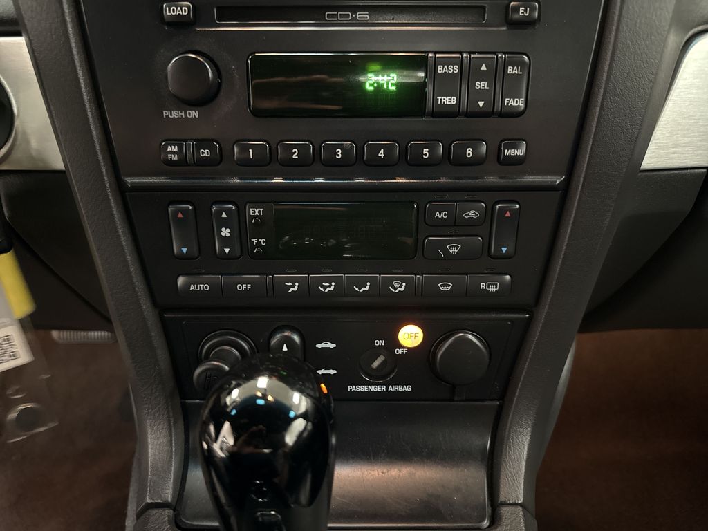 Thumbnail: 2002 Ford Thunderbird - 23