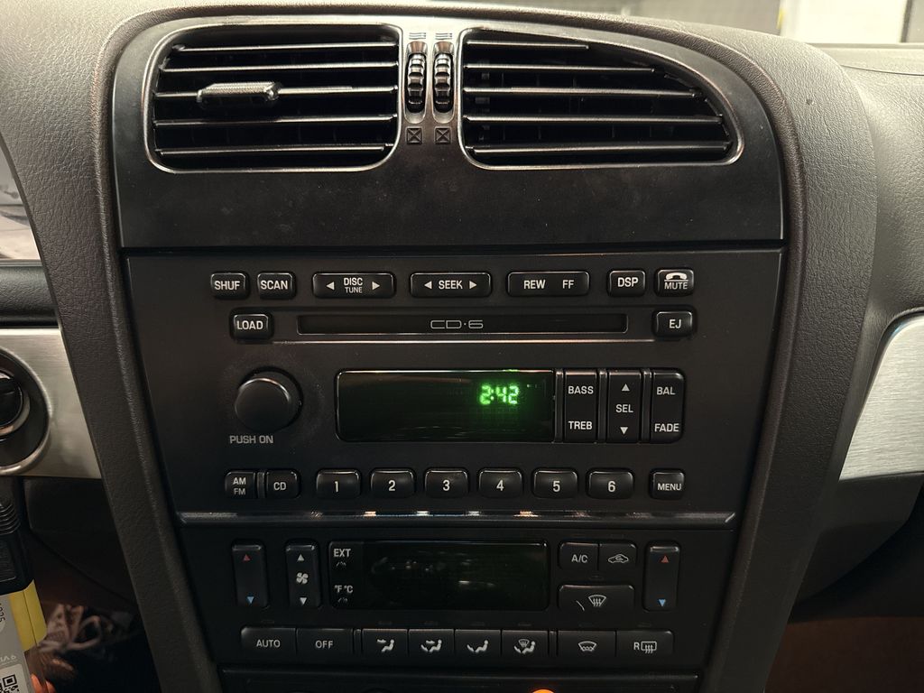 Thumbnail: 2002 Ford Thunderbird - 9