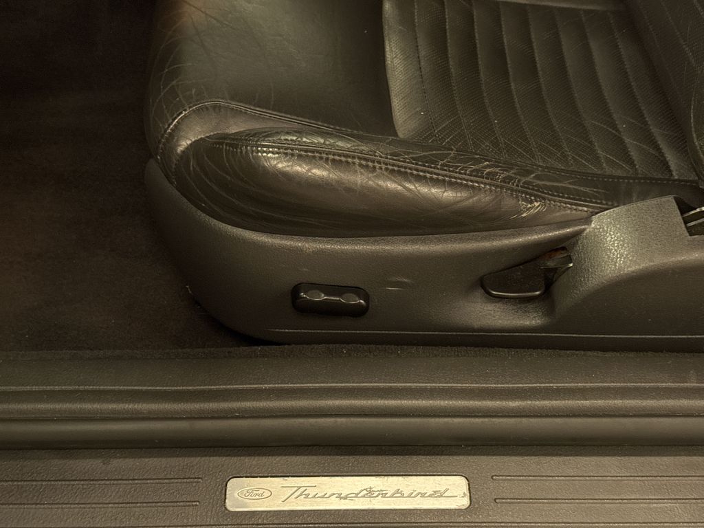 Thumbnail: 2002 Ford Thunderbird - 24