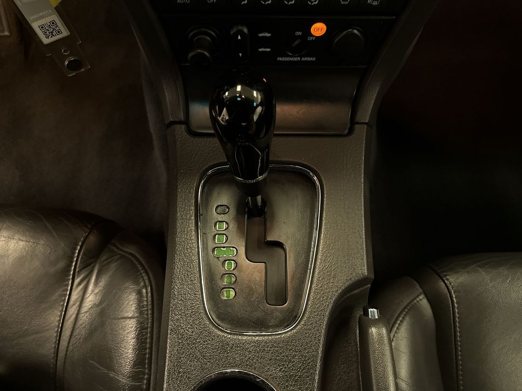 Thumbnail: 2002 Ford Thunderbird - 28