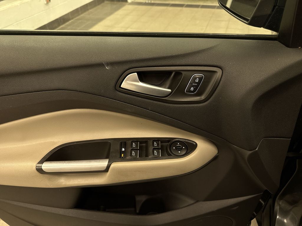 Thumbnail: 2019 Ford Escape - 23