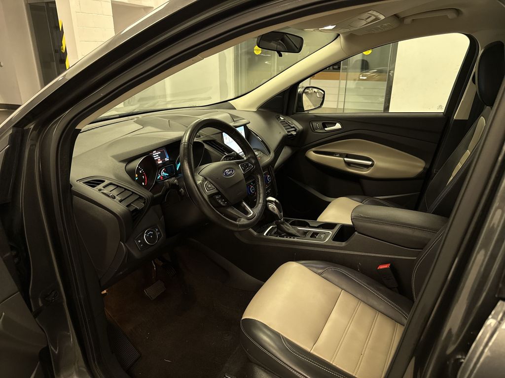 Thumbnail: 2019 Ford Escape - 28