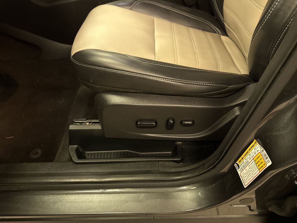 Thumbnail: 2019 Ford Escape - 24