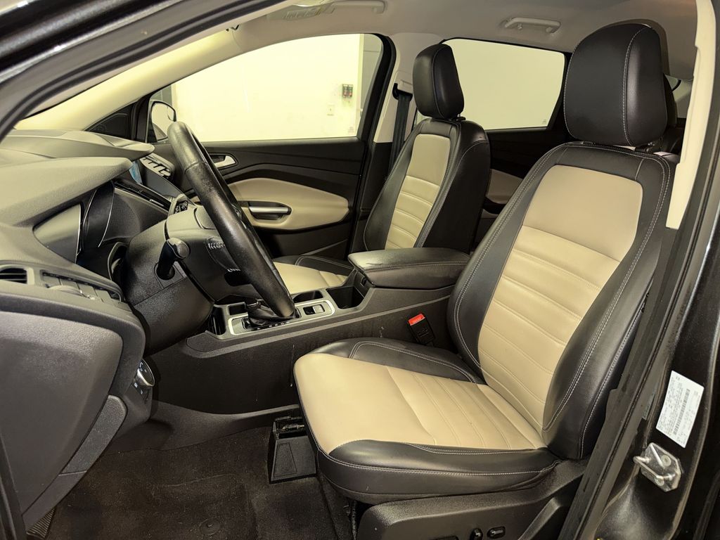 Thumbnail: 2019 Ford Escape - 9