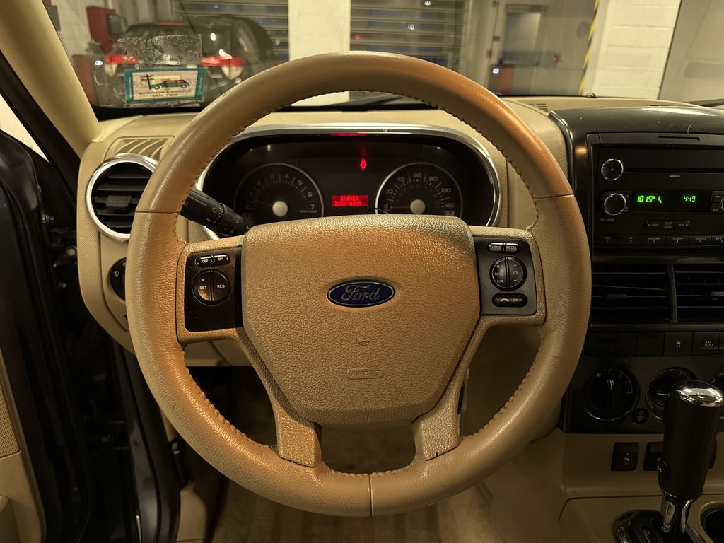 Thumbnail: 2010 Ford Explorer - 2