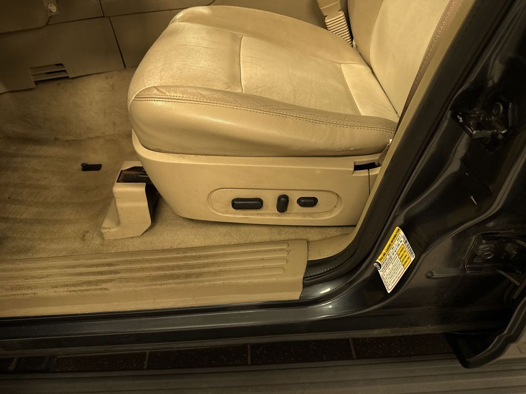 Thumbnail: 2010 Ford Explorer - 25