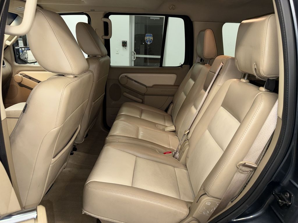 Thumbnail: 2010 Ford Explorer - 11