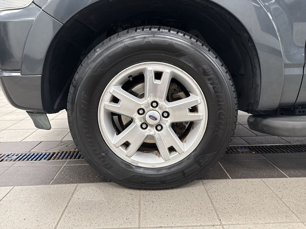 Thumbnail: 2010 Ford Explorer - 7
