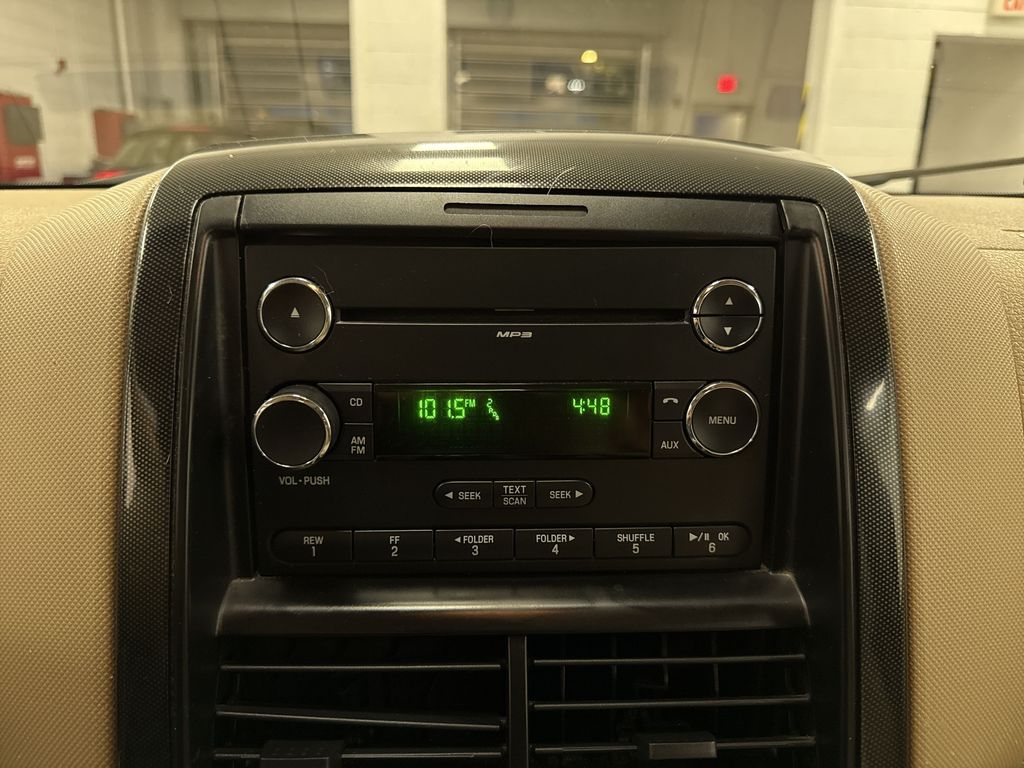 Thumbnail: 2010 Ford Explorer - 12