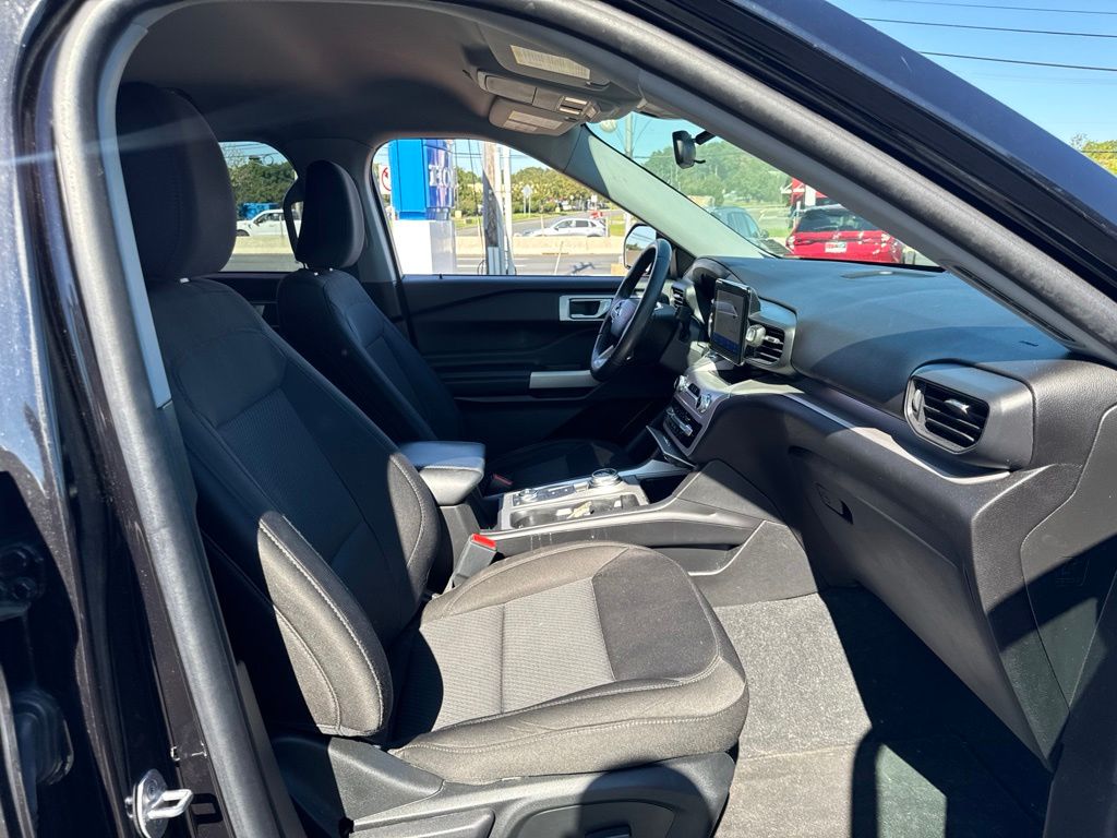 Thumbnail: 2023 Ford Explorer - 9