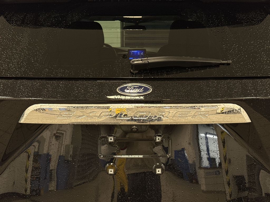 Thumbnail: 2023 Ford Explorer - 28