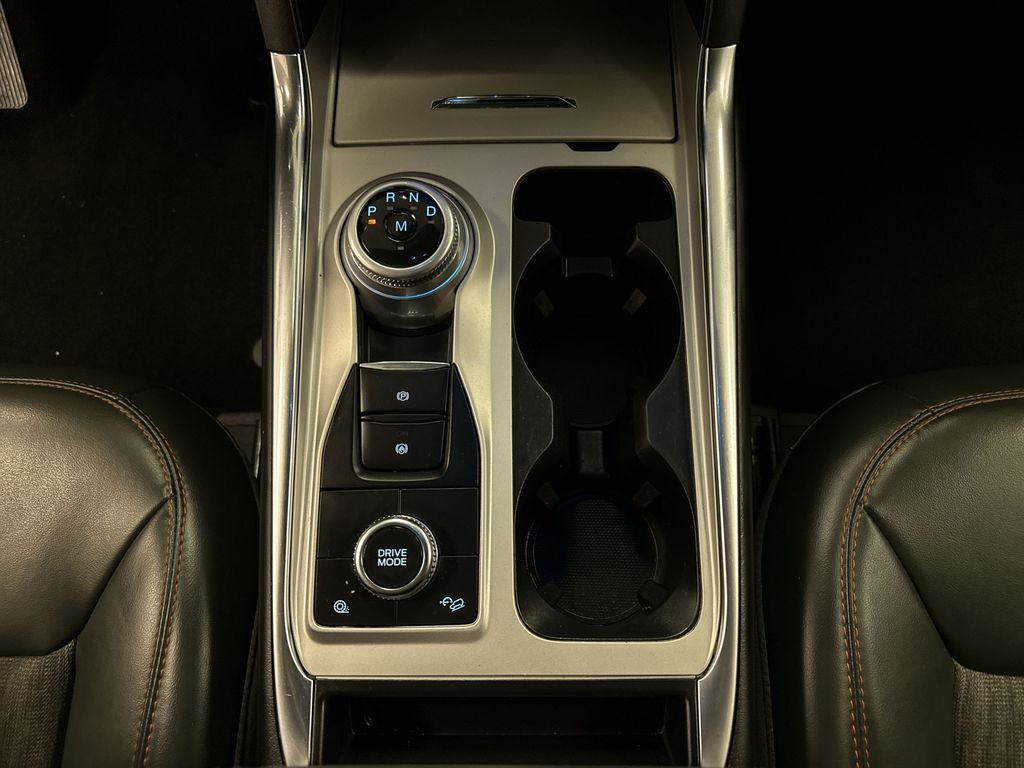Thumbnail: 2022 Ford Explorer - 15