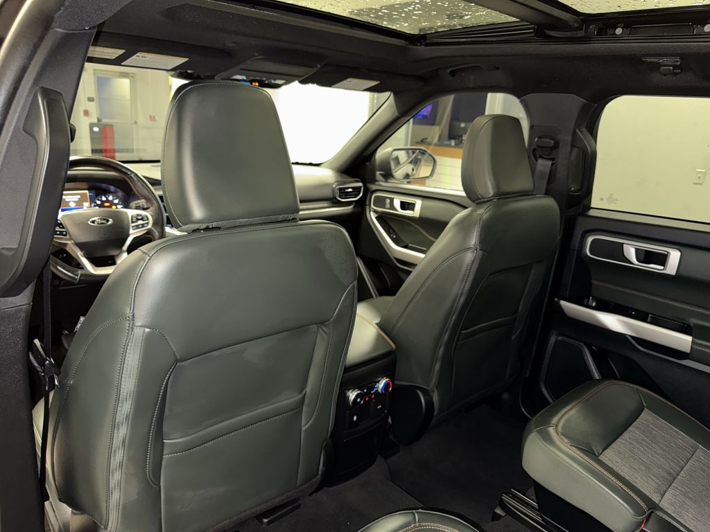 Thumbnail: 2022 Ford Explorer - 34