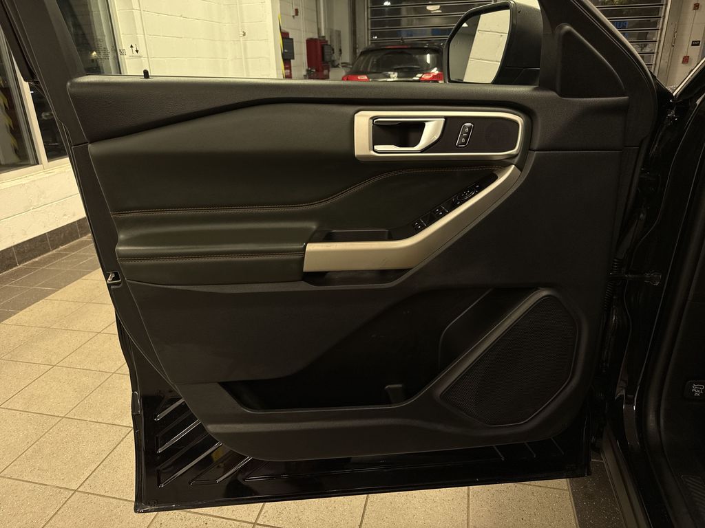 Thumbnail: 2022 Ford Explorer - 36