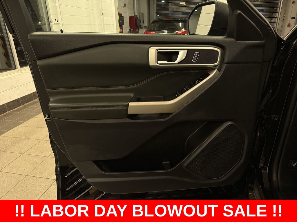 Thumbnail: 2022 Ford Explorer - 27