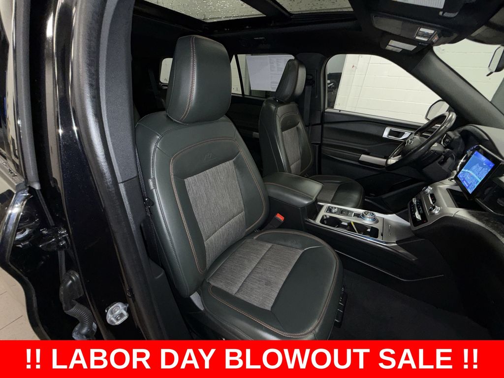 Thumbnail: 2022 Ford Explorer - 9