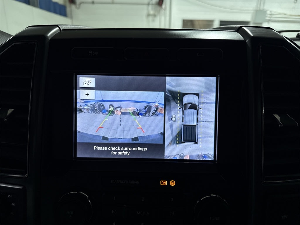 Thumbnail: 2019 Ford F-350 - 26