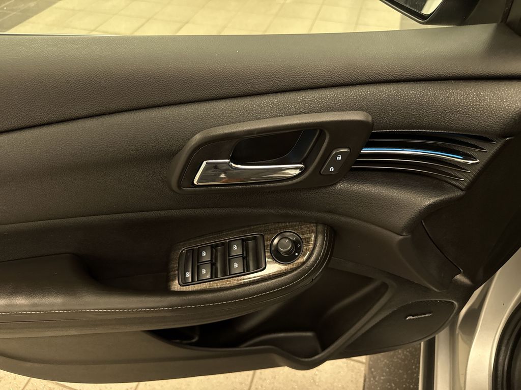 Thumbnail: 2015 Chevrolet Malibu - 24