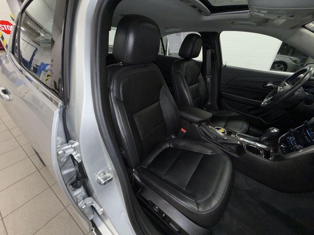 Thumbnail: 2015 Chevrolet Malibu - 9