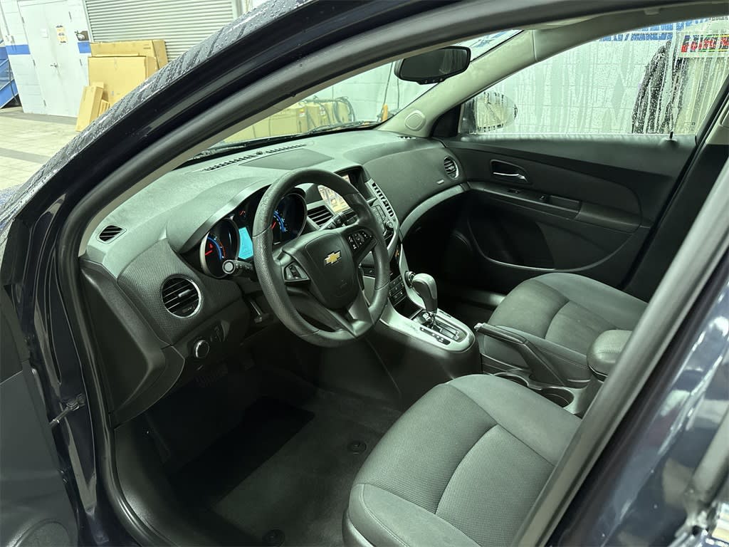 Thumbnail: 2016 Chevrolet Cruze - 9