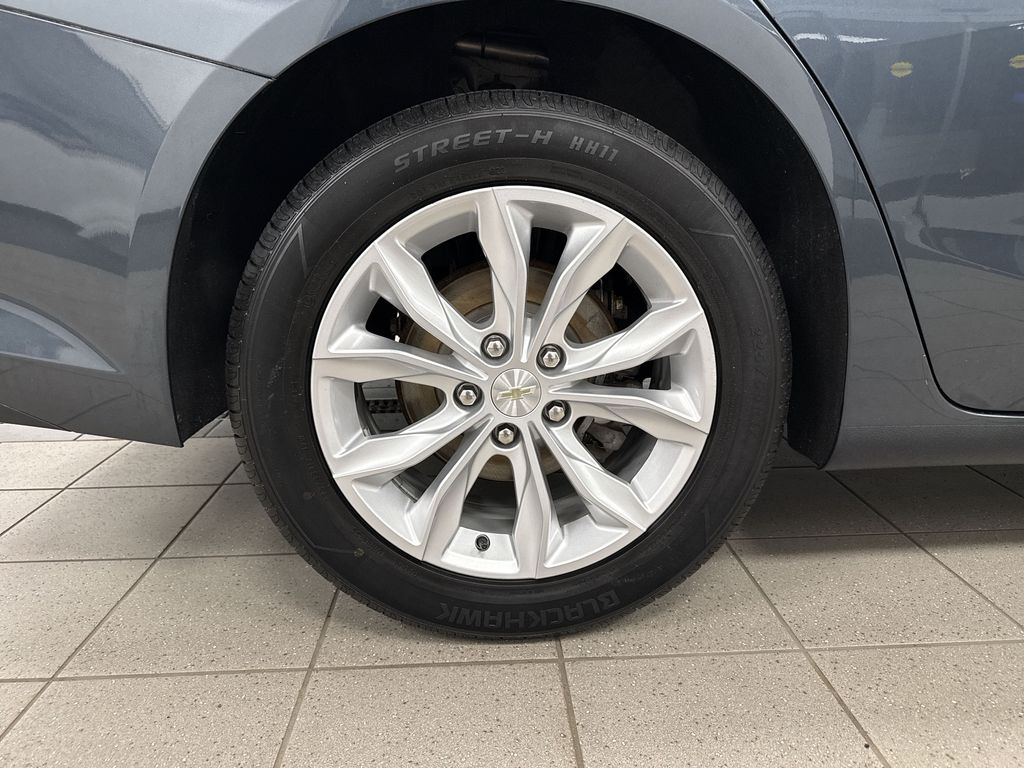 Thumbnail: 2019 Chevrolet Malibu - 6