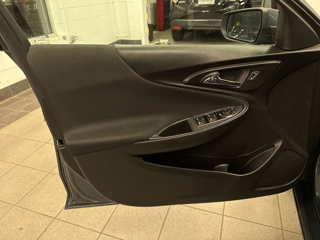 Thumbnail: 2019 Chevrolet Malibu - 31
