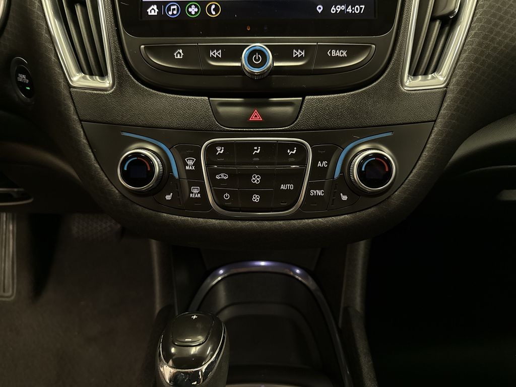 Thumbnail: 2019 Chevrolet Malibu - 24