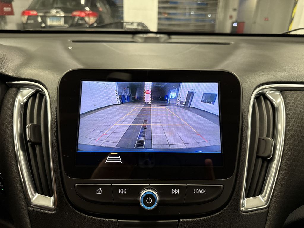 Thumbnail: 2019 Chevrolet Malibu - 27