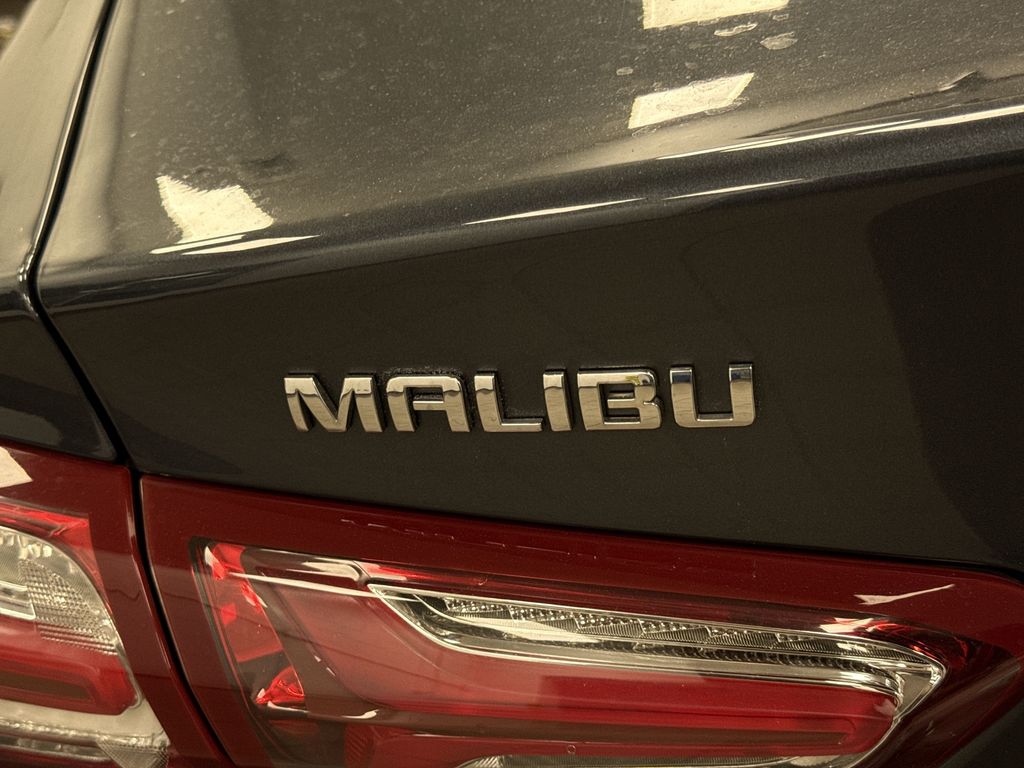 Thumbnail: 2019 Chevrolet Malibu - 5