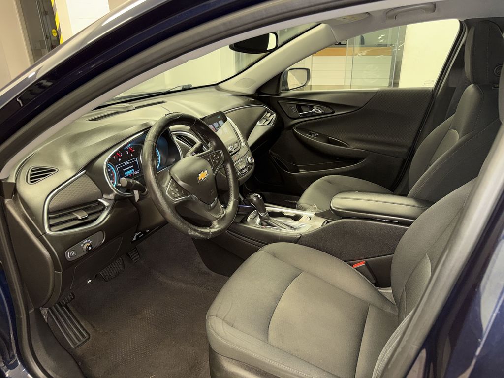 Thumbnail: 2016 Chevrolet Malibu - 30