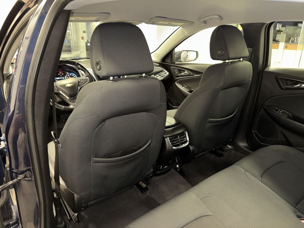 Thumbnail: 2016 Chevrolet Malibu - 29