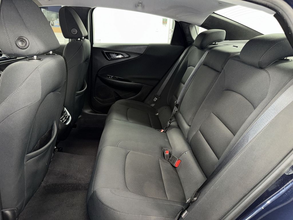 Thumbnail: 2016 Chevrolet Malibu - 10