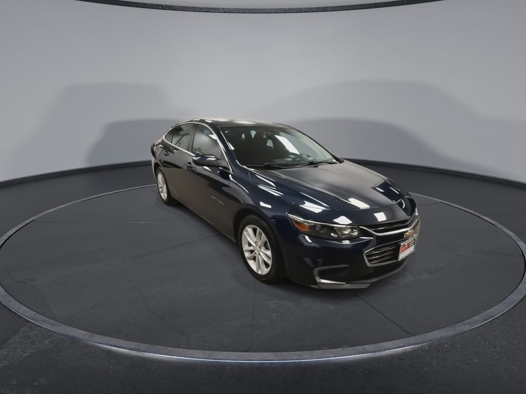 Thumbnail: 2016 Chevrolet Malibu - 5