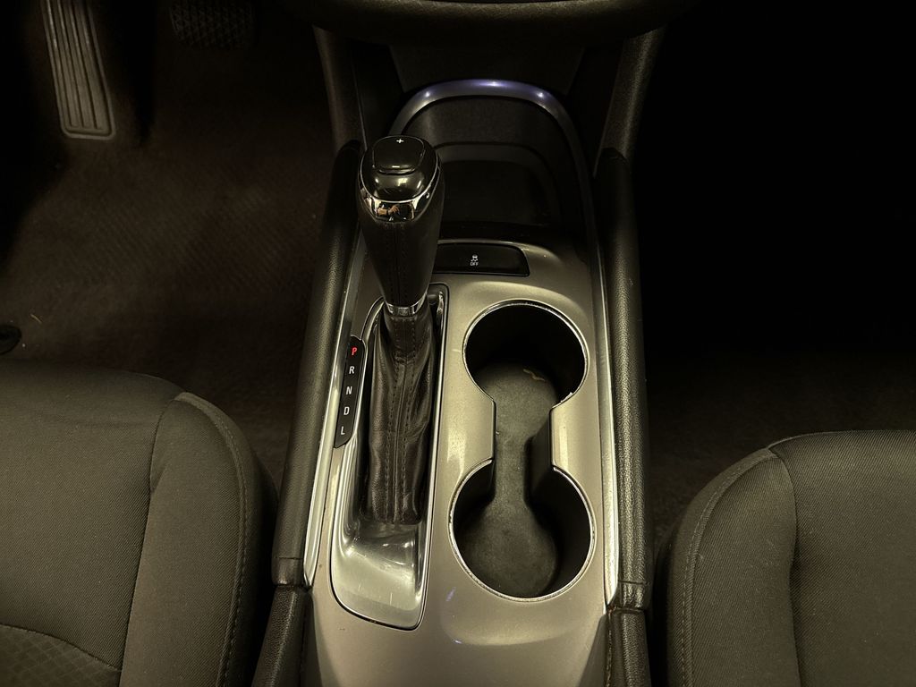 Thumbnail: 2016 Chevrolet Malibu - 12