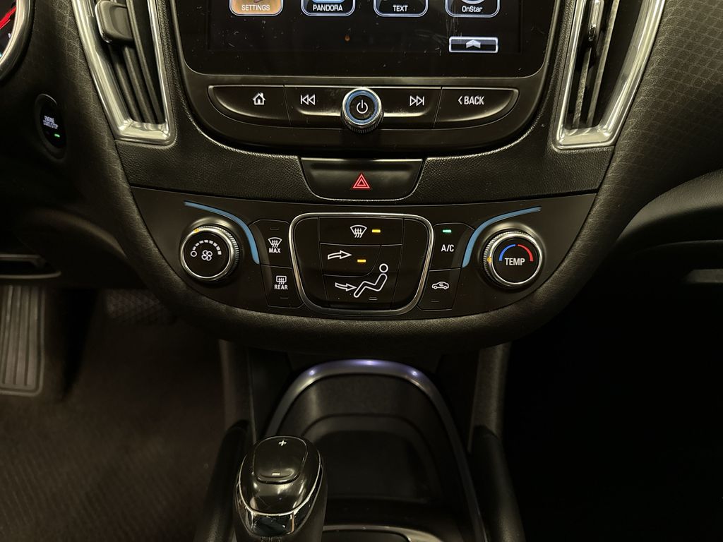 Thumbnail: 2016 Chevrolet Malibu - 23