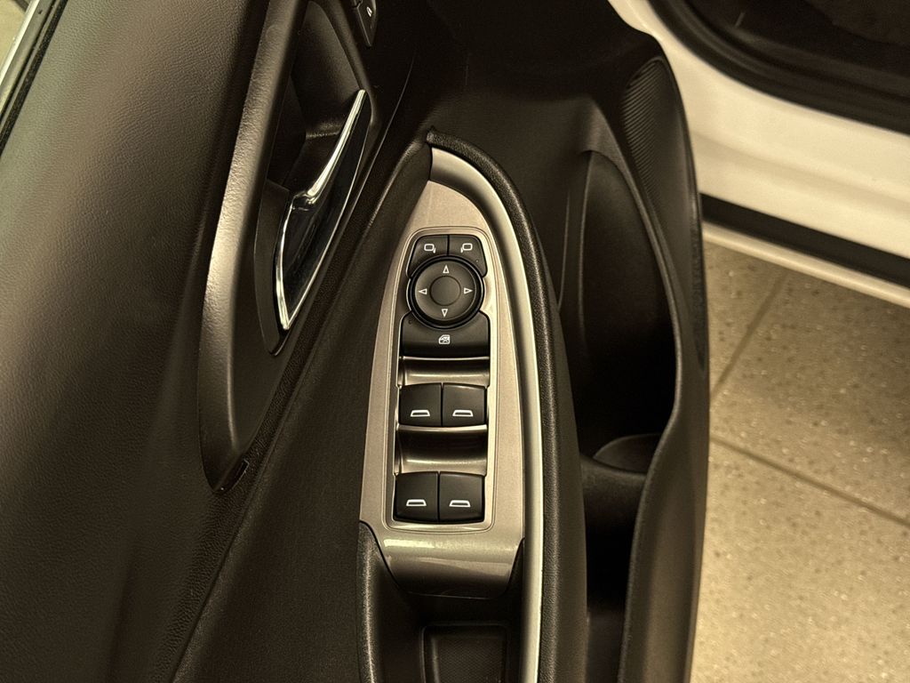 Thumbnail: 2021 Chevrolet Malibu - 24