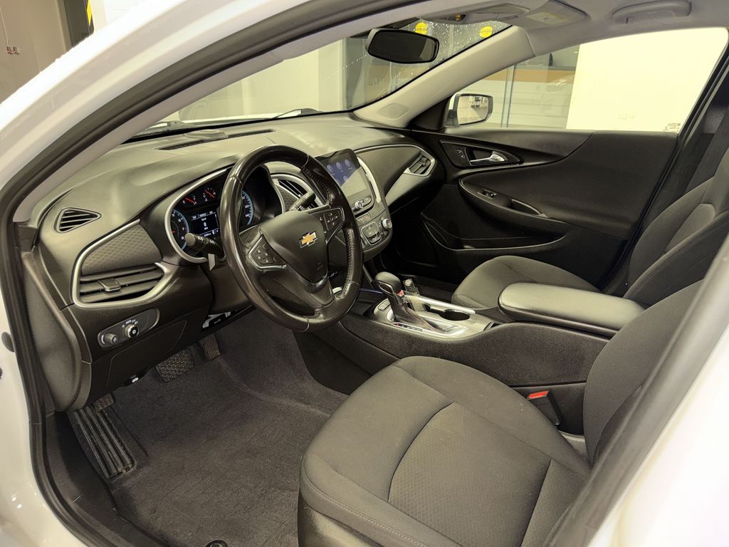 Thumbnail: 2021 Chevrolet Malibu - 9